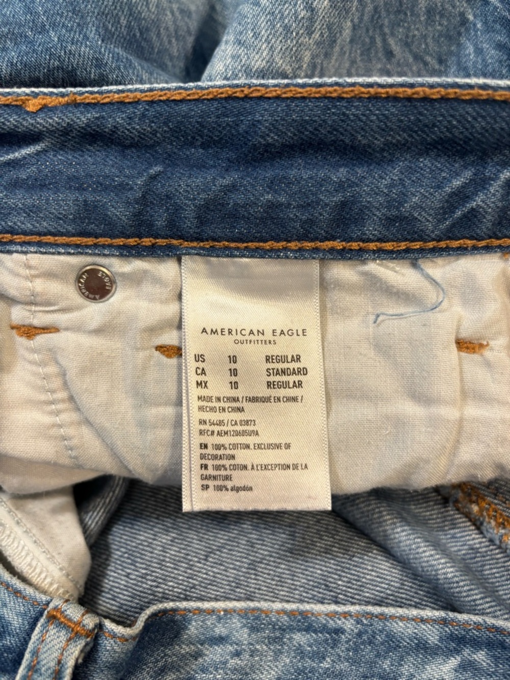 American Eagle Outfitters Relaxed Mom Jeans - Picture 4 of 5